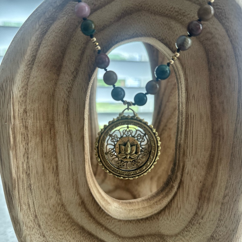 Elegant Gold and Brown Beaded Necklace